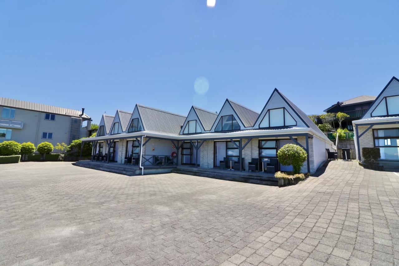 Gables Lakefront Resort Таупо Экстерьер фото
