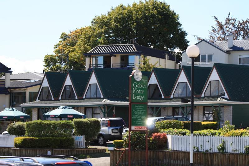Gables Lakefront Resort Таупо Экстерьер фото